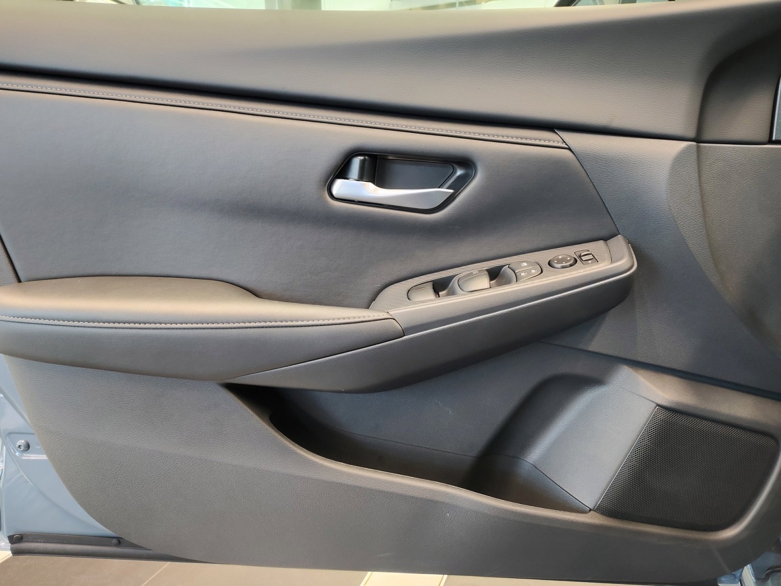 2025 Nissan Sentra SV photo 23