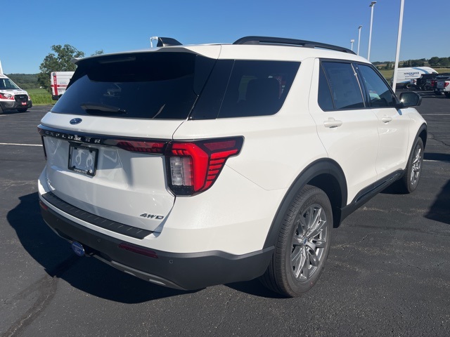 2025 Ford Explorer photo 5