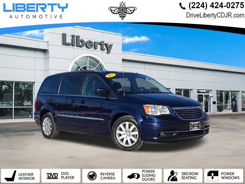 2013 Chrysler Town & Country Touring's photo