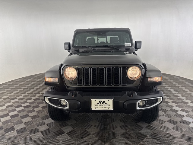 2025 Jeep Gladiator Sport photo 2