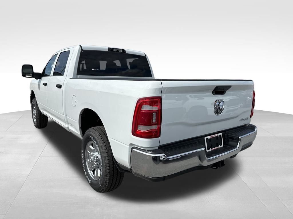 2024 Ram 3500 Tradesman photo 4