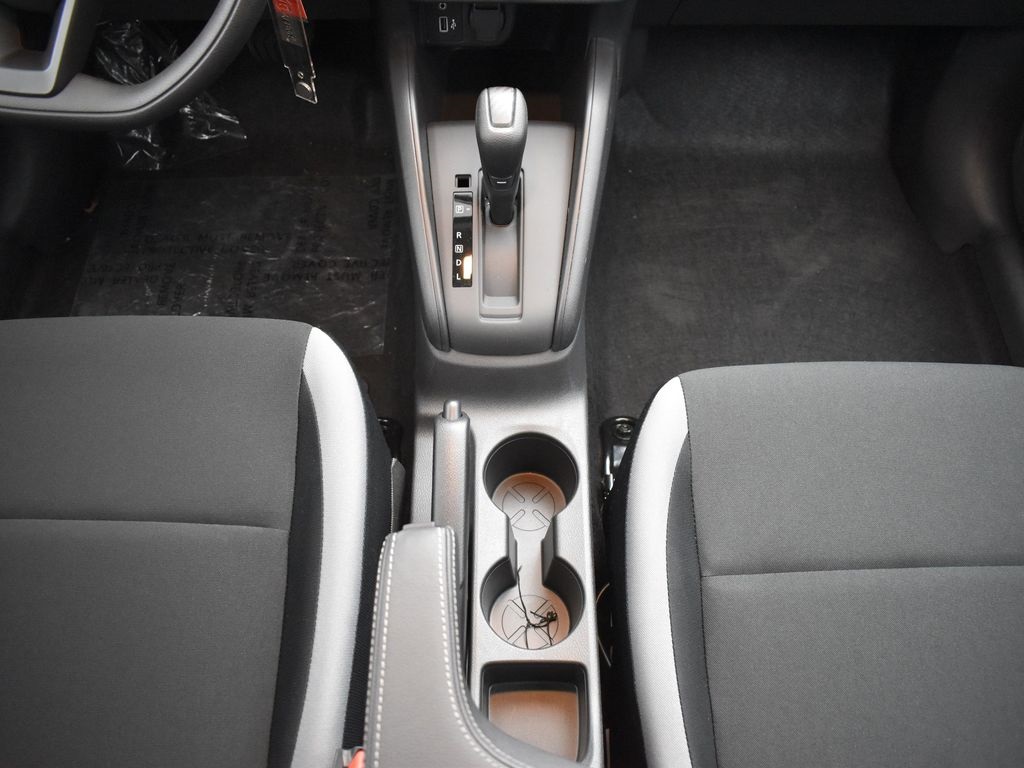 2025 Nissan Versa 1.6 S photo 12