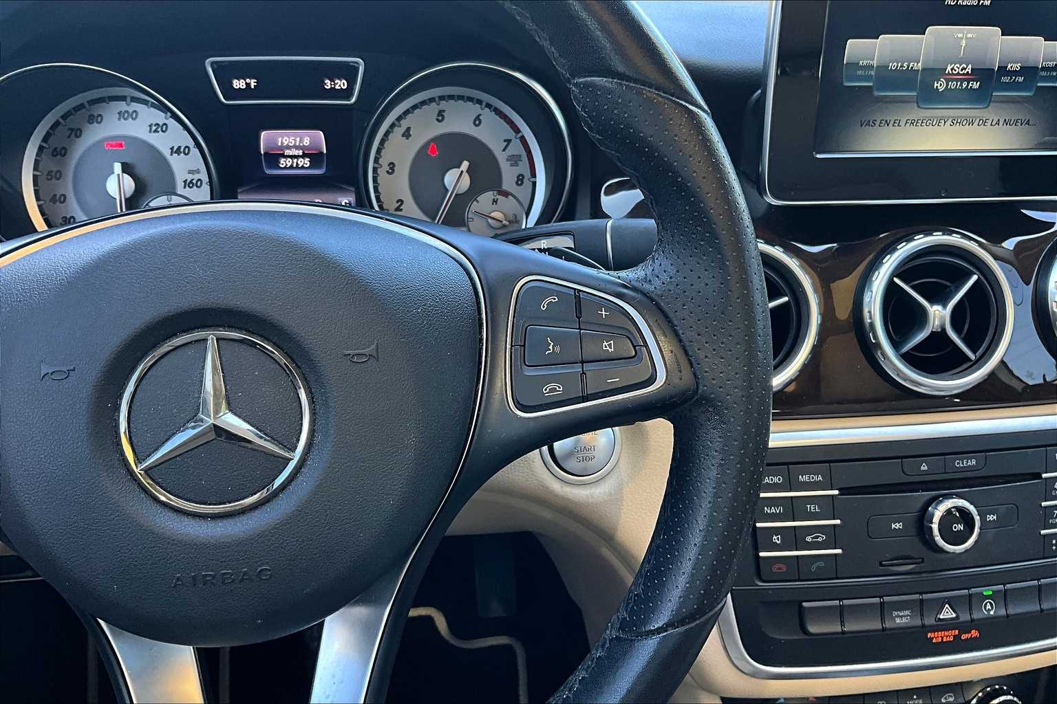 2017 Mercedes Benz GLA 250 photo 23