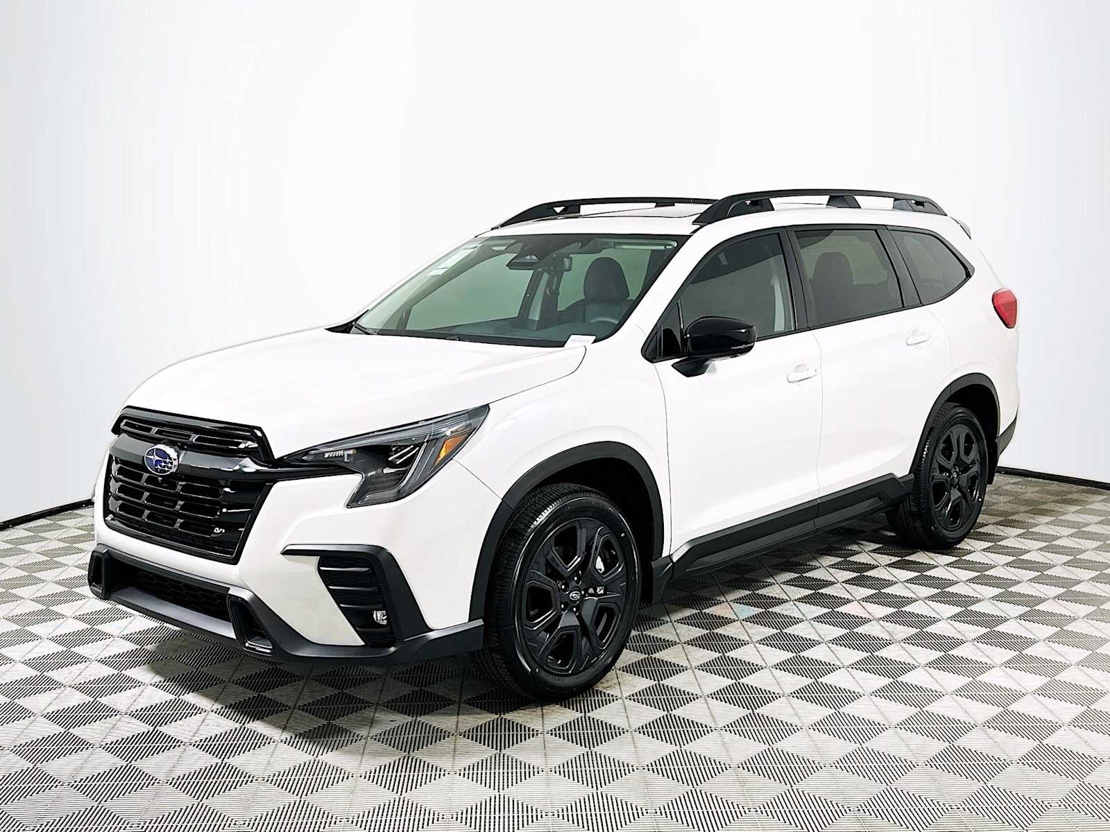 2025 Subaru Ascent Onyx Edition Touring photo 3