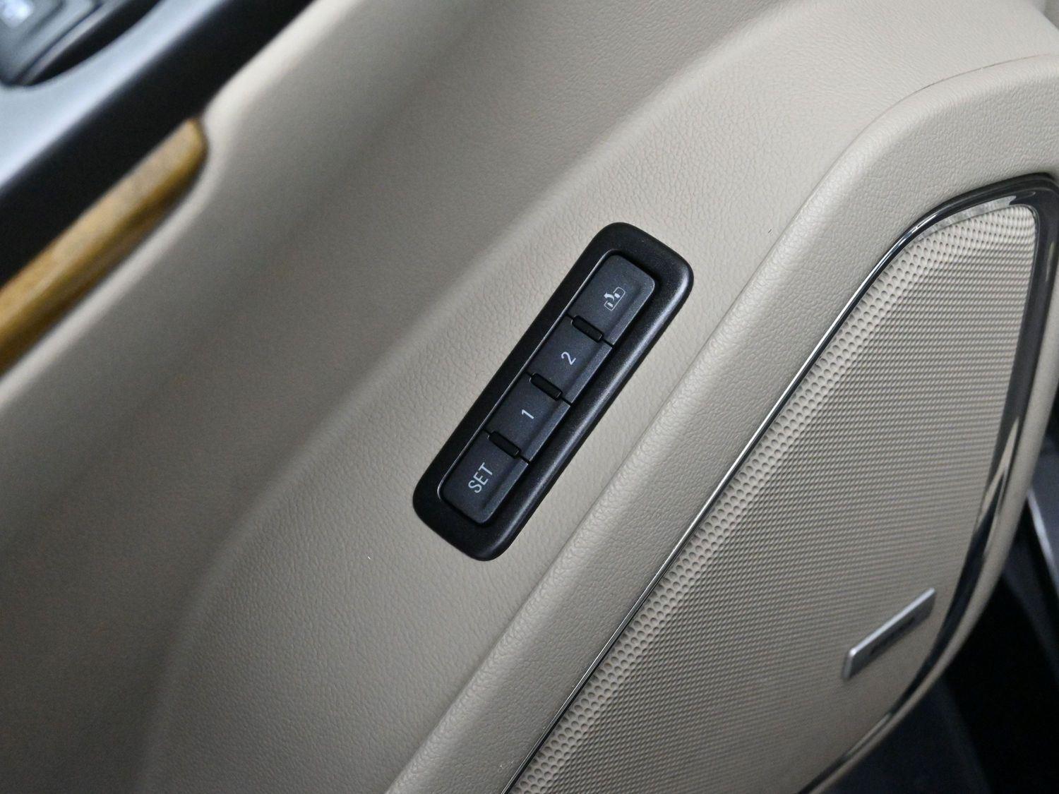 2017 Gmc Yukon Denali photo 11