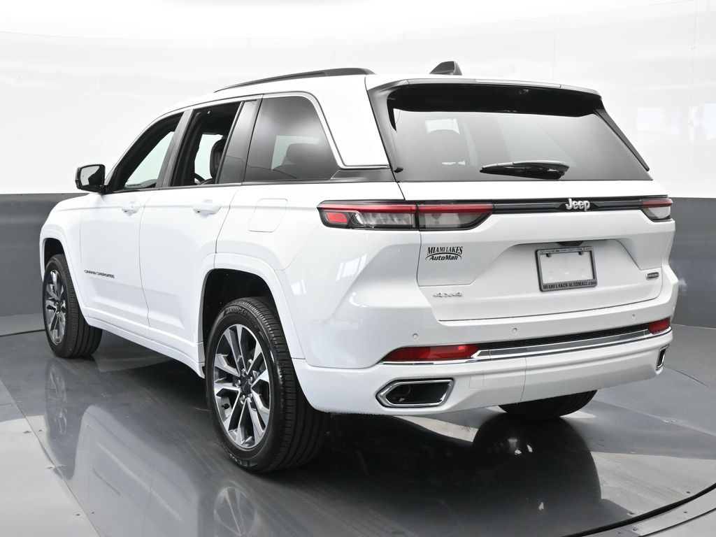2024 Jeep Grand Cherokee Overland photo 4