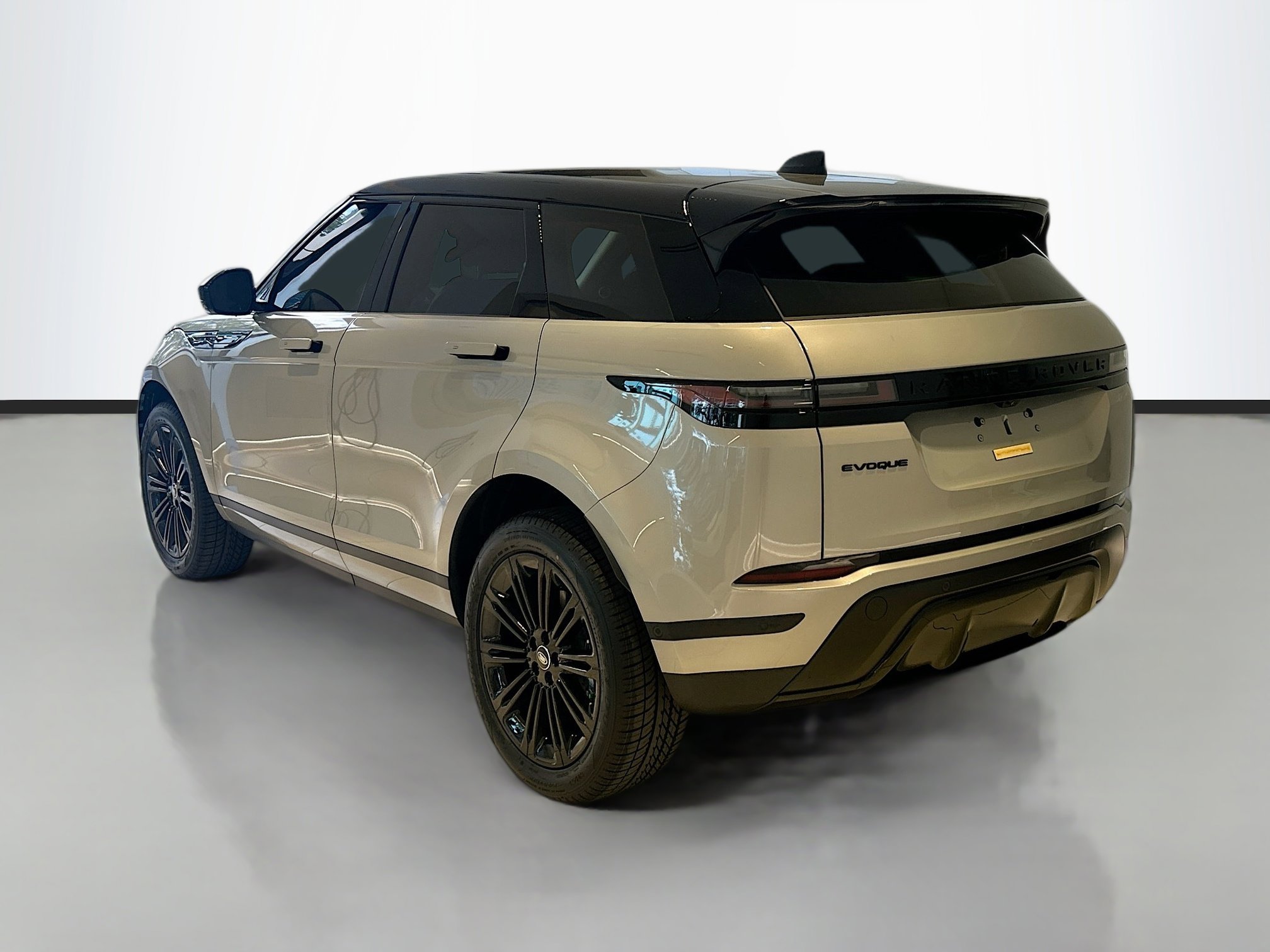 2025 Land Rover Range Rover Evoque S photo 3