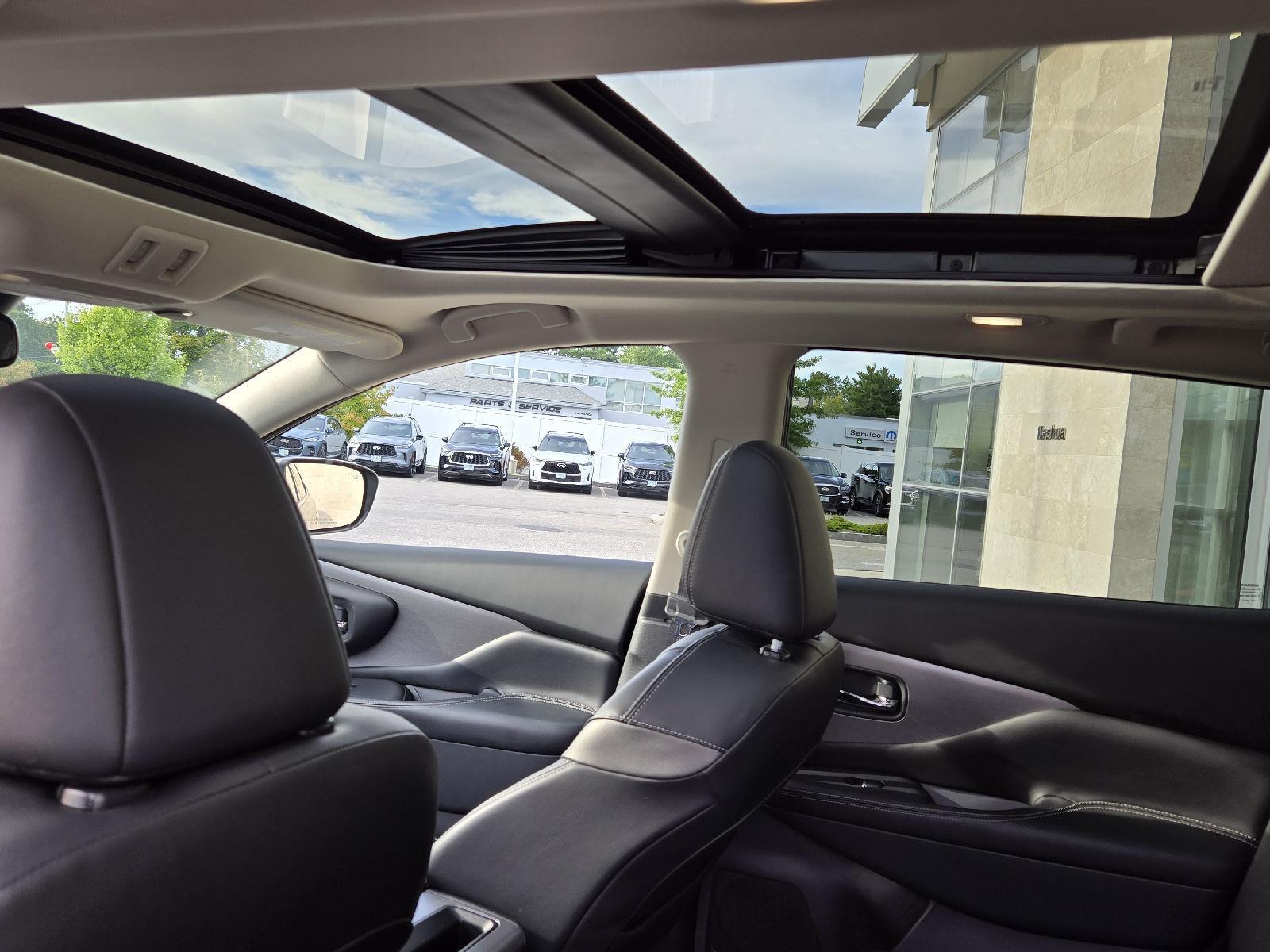 2023 Nissan Murano SL photo 11