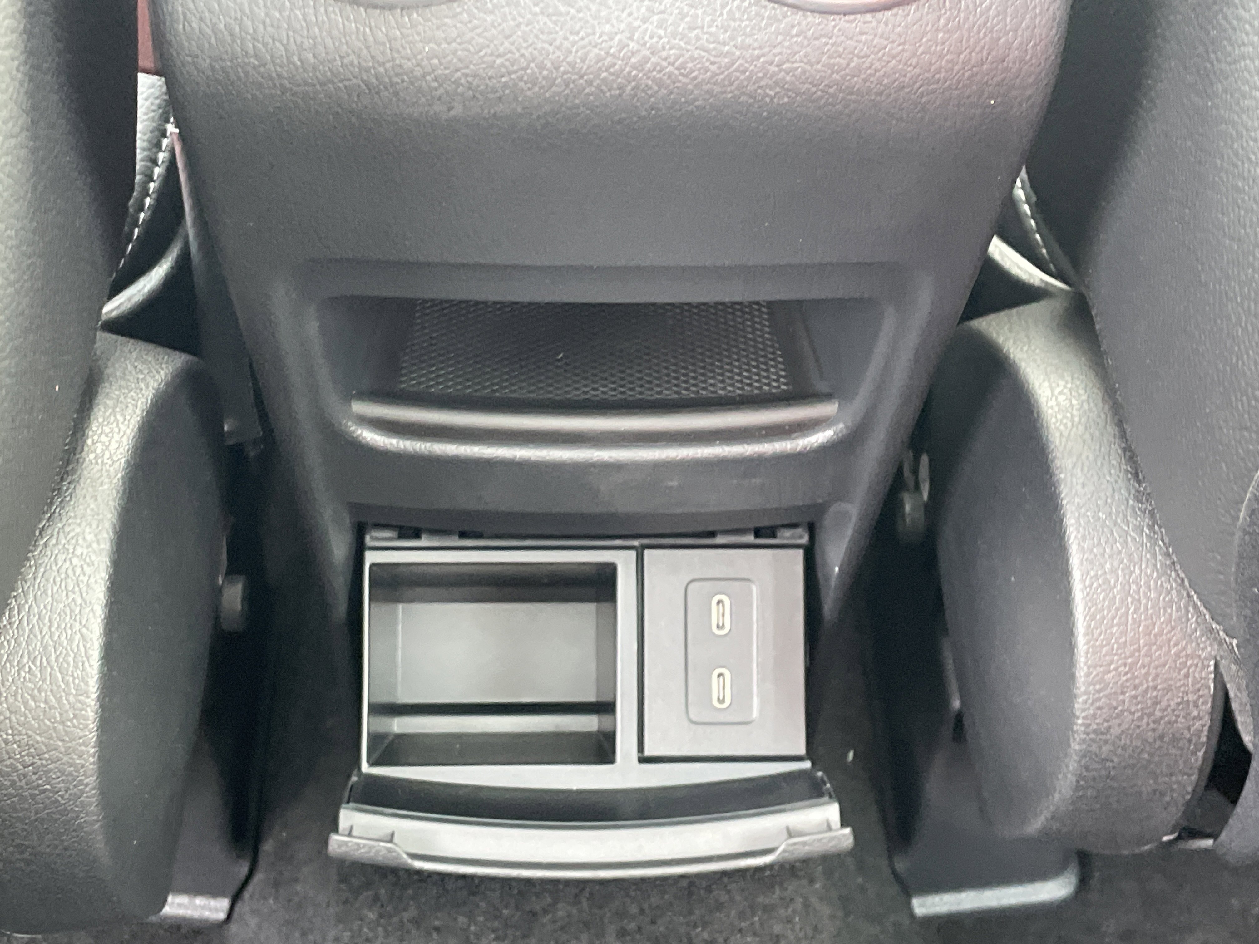2026 Mercedes Benz GLB AMG 35 4MATIC photo 10