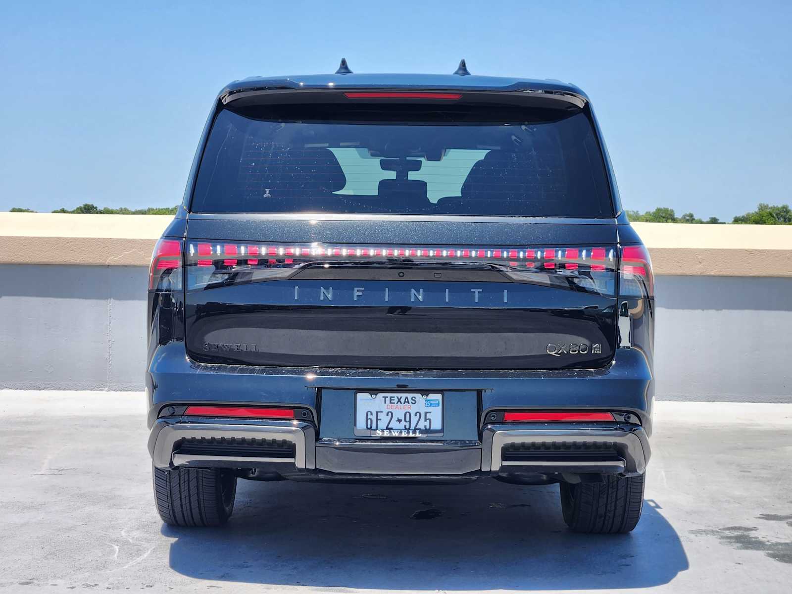 2025 Infiniti QX80 photo 6