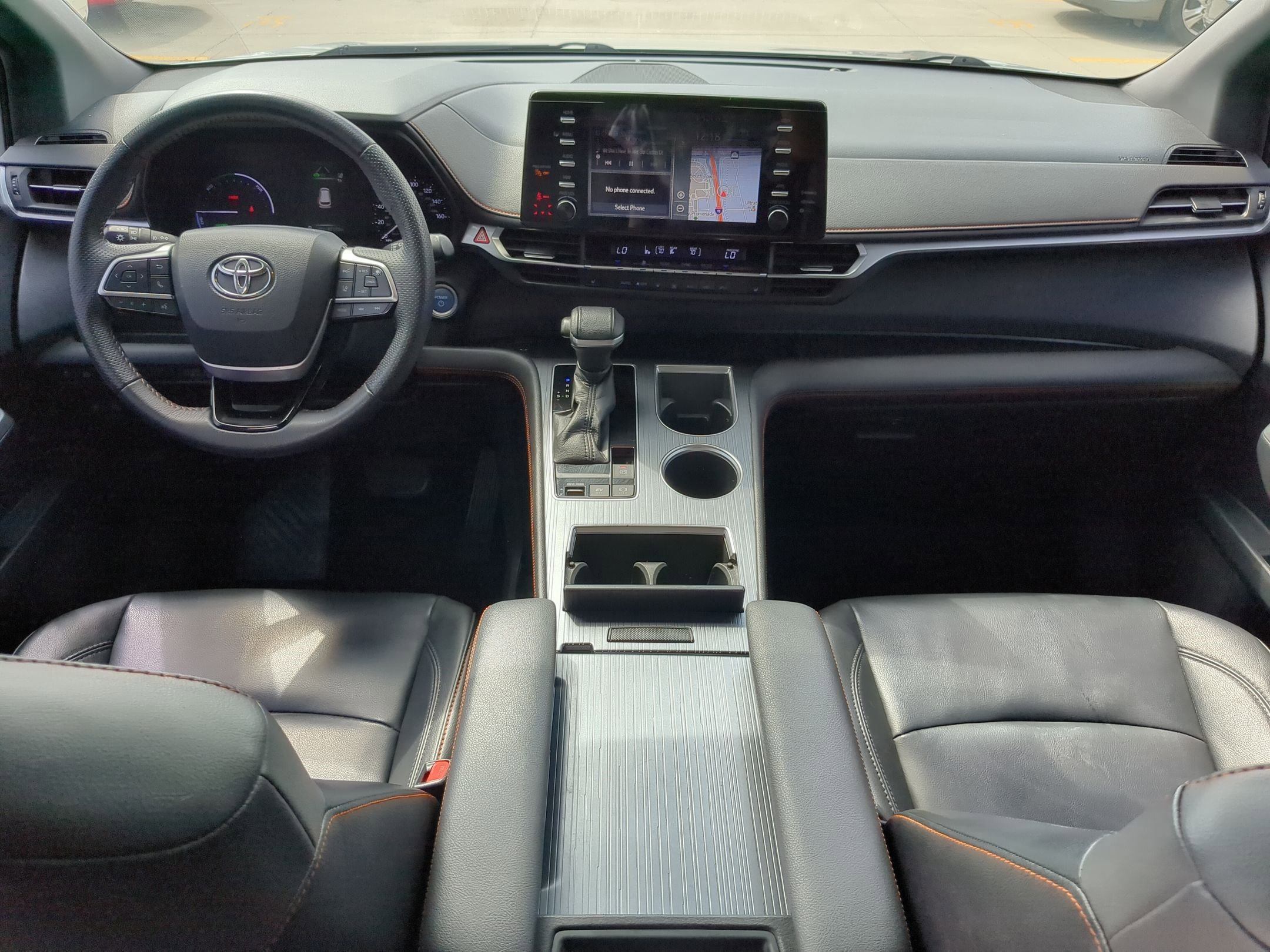 2021 Toyota Sienna XSE photo 17