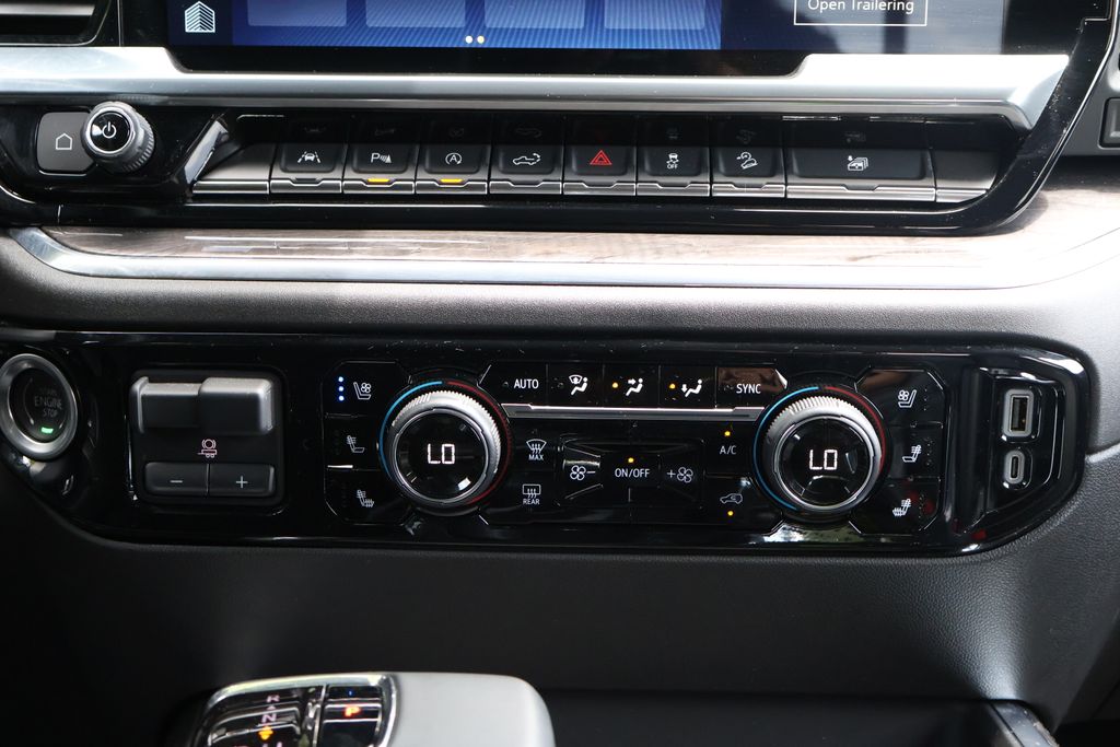 2024 Chevrolet Silverado 1500 LTZ photo 17