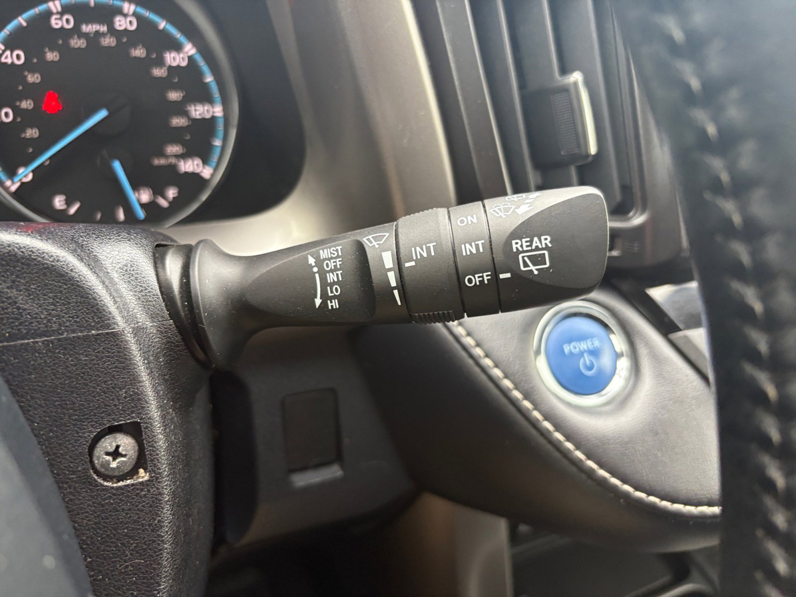 2018 Toyota RAV4 Hybrid XLE photo 16