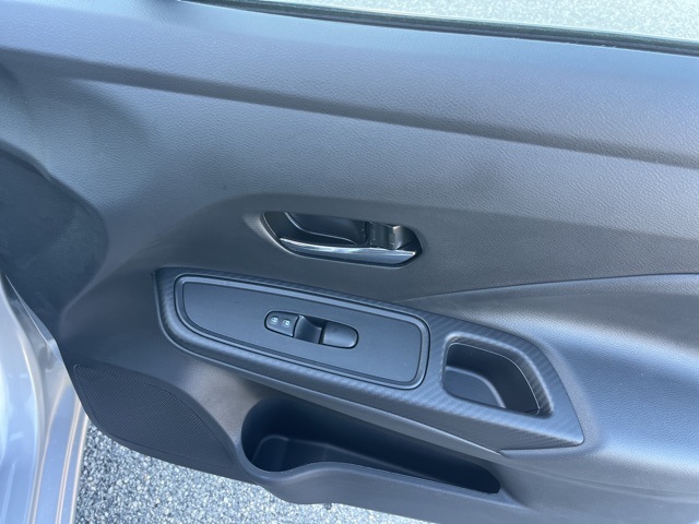 2025 Nissan Versa SV photo 18