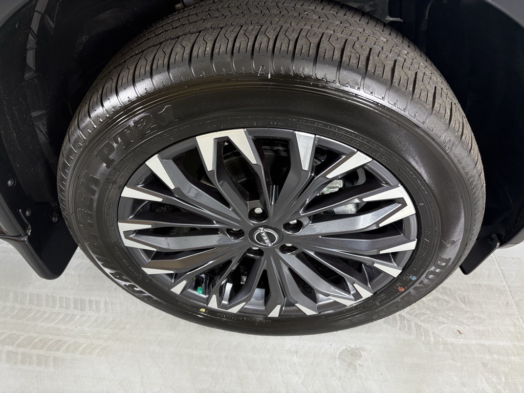 2026 Nissan Rogue Platinum photo 4