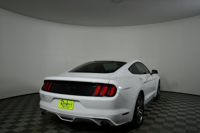 2016 Ford Mustang EcoBoost photo 10