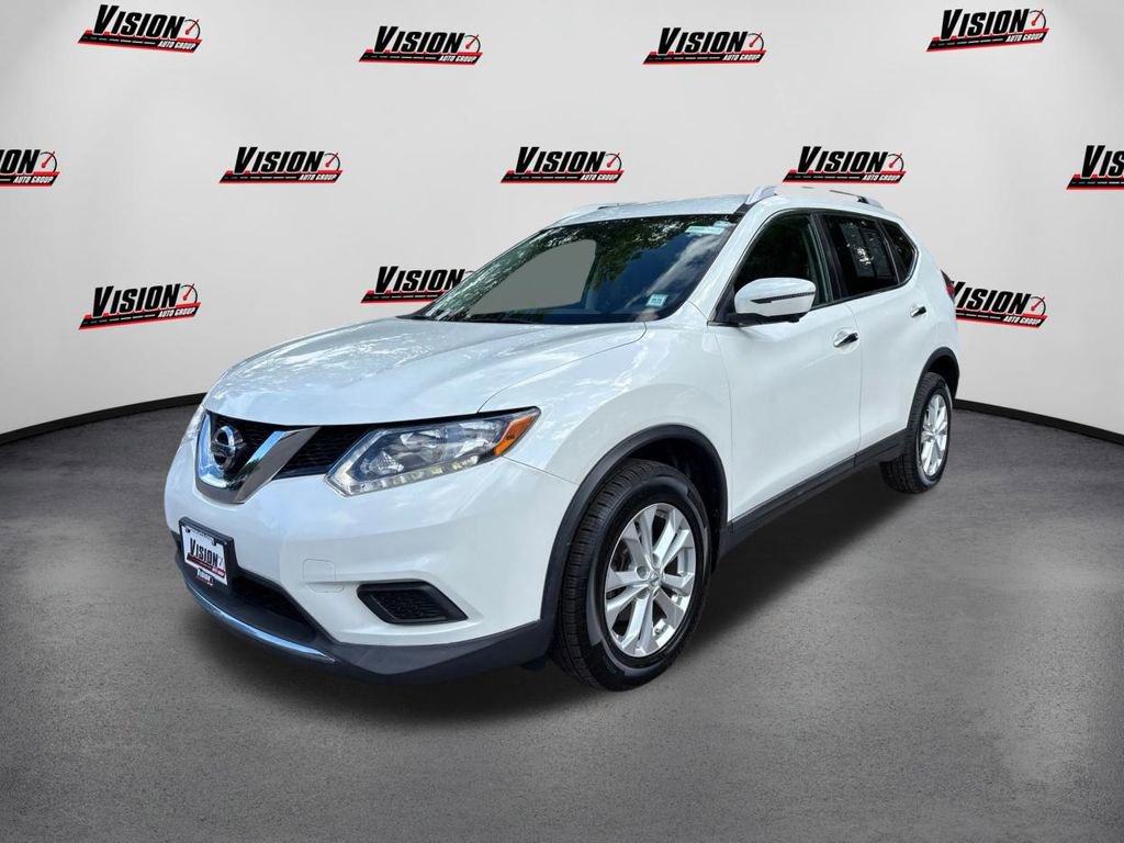 2016 Nissan Rogue SV photo 2