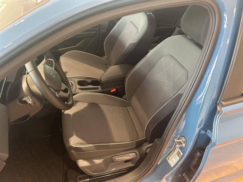 2025 Volkswagen Jetta 1.5T Sport photo 13