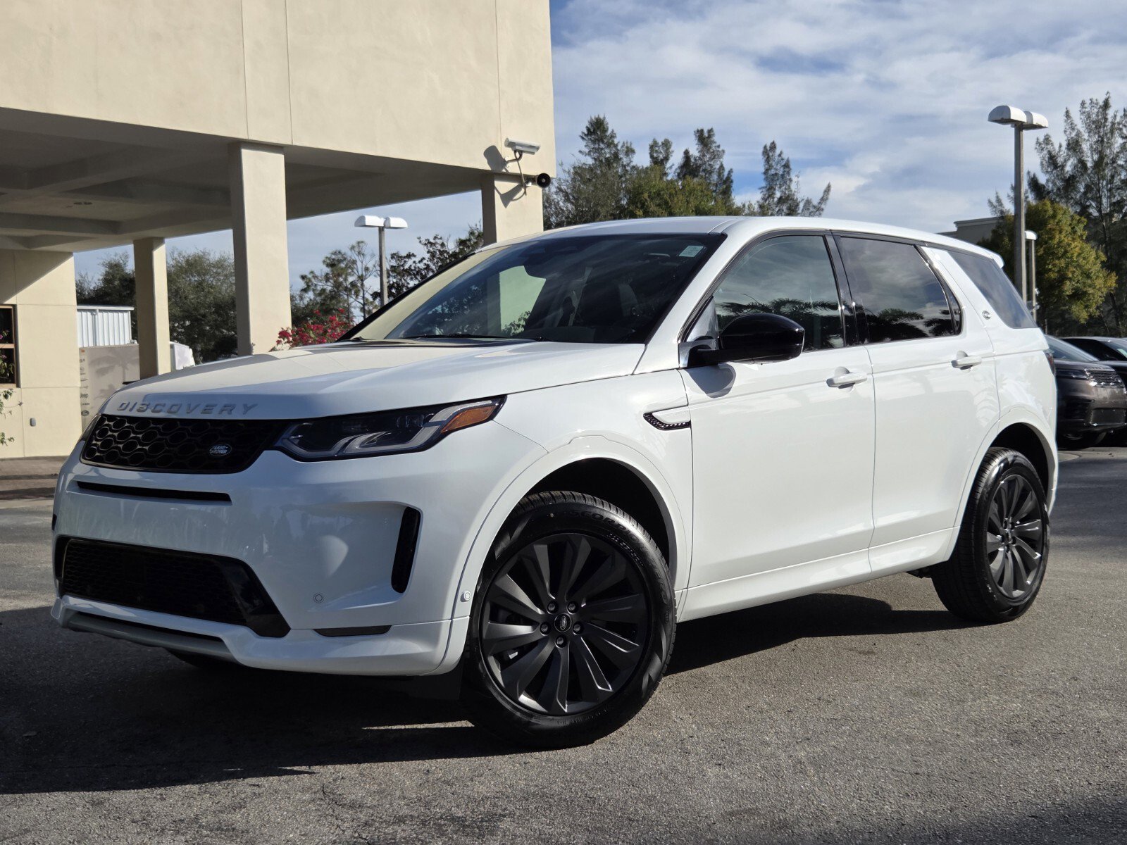 2025 Land Rover Discovery Sport S's photo