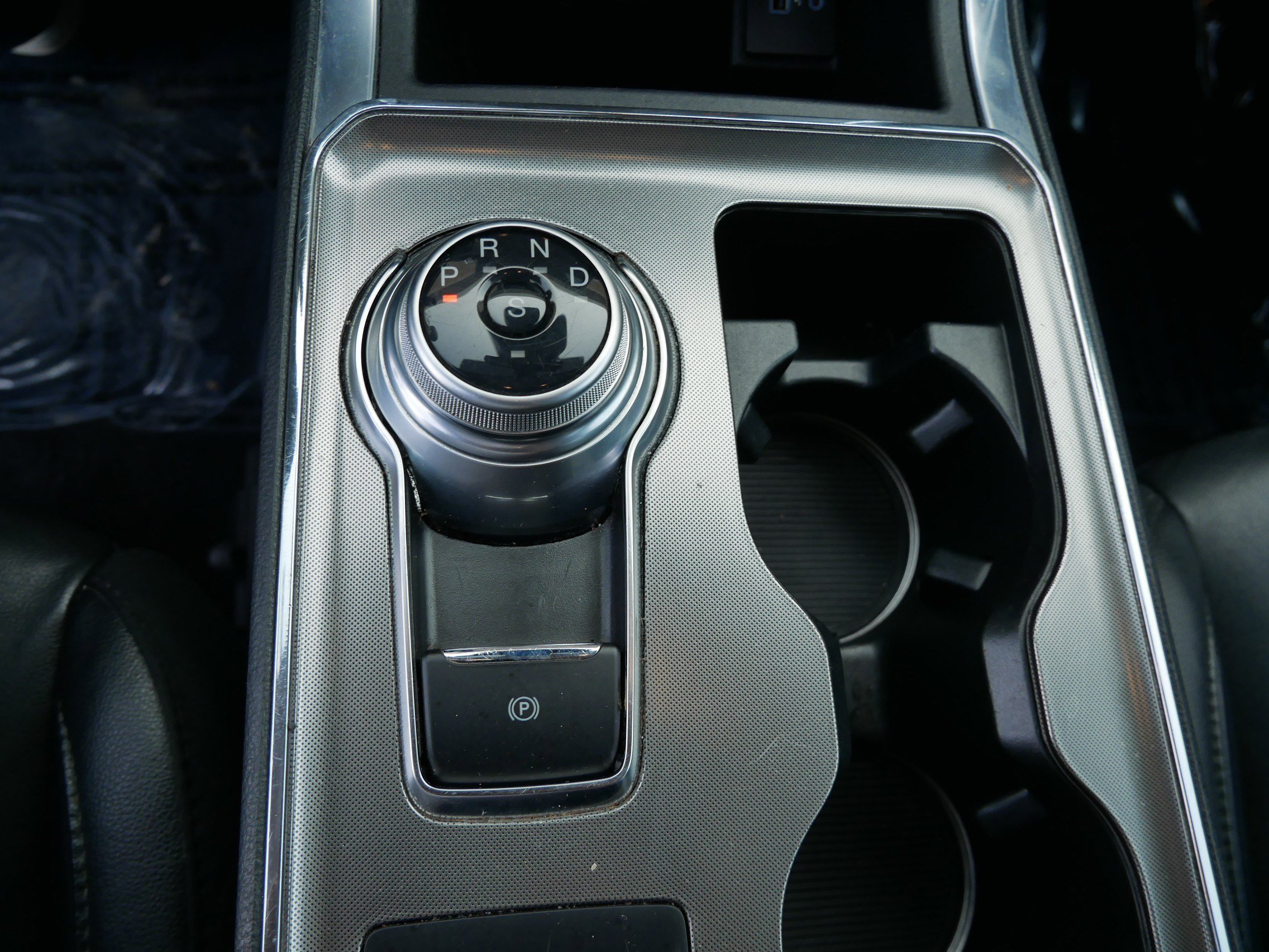 2022 Ford Edge Titanium photo 23