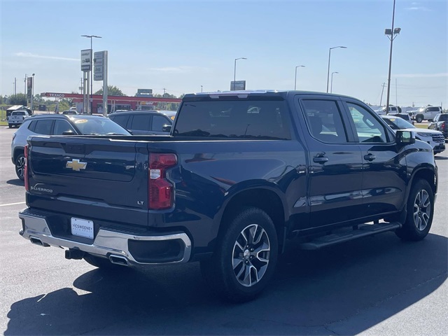 2023 Chevrolet Silverado 1500 LT photo 2