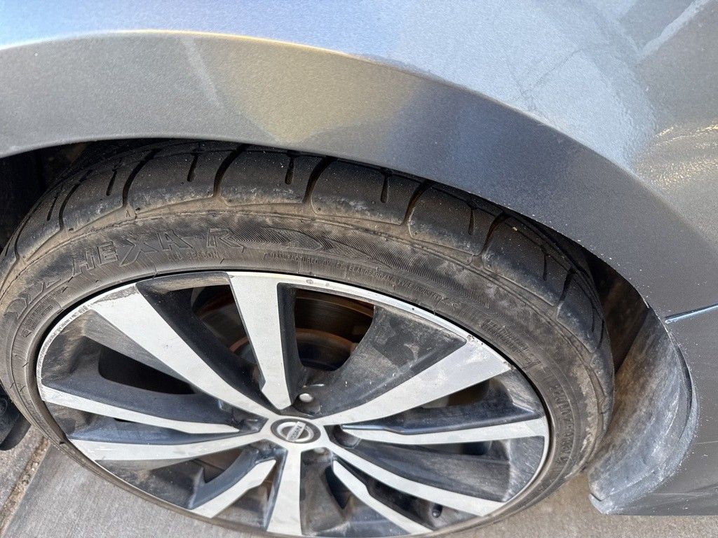 2020 Nissan Altima 2.5 SR photo 7