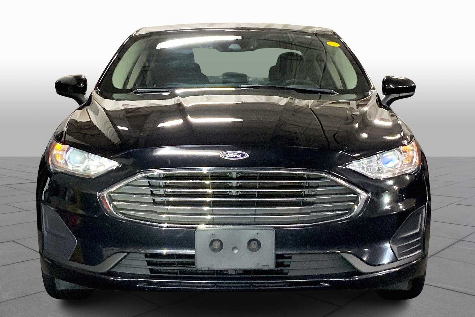 Used 2020 Ford Fusion SE with VIN 3FA6P0T9XLR216464 for sale in Maple Shade, NJ