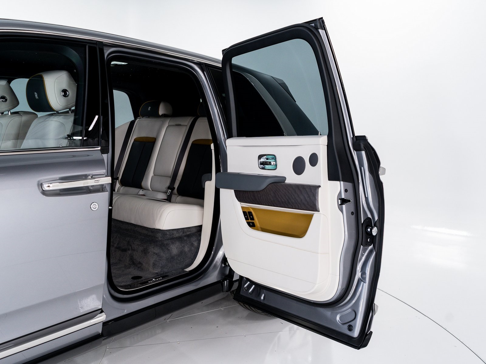 2026 Rolls Royce Cullinan RR photo 19