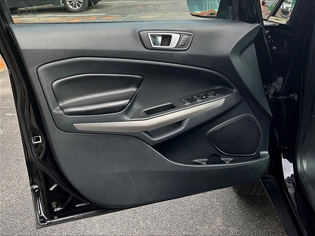 2021 Ford EcoSport Titanium photo 9