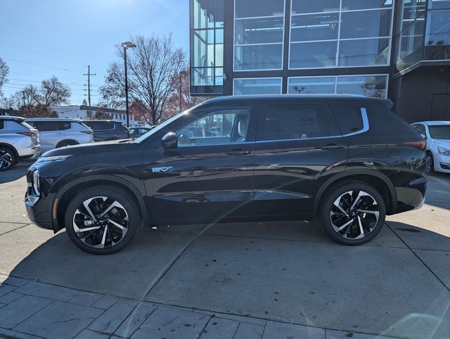 2025 Mitsubishi Outlander SEL photo 6
