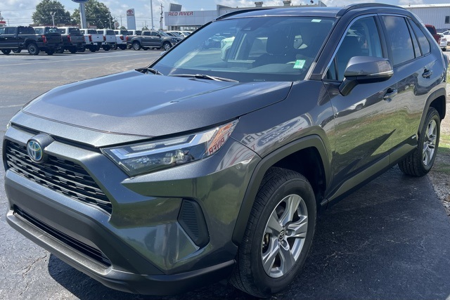 2022 Toyota RAV4 Hybrid XLE photo 4