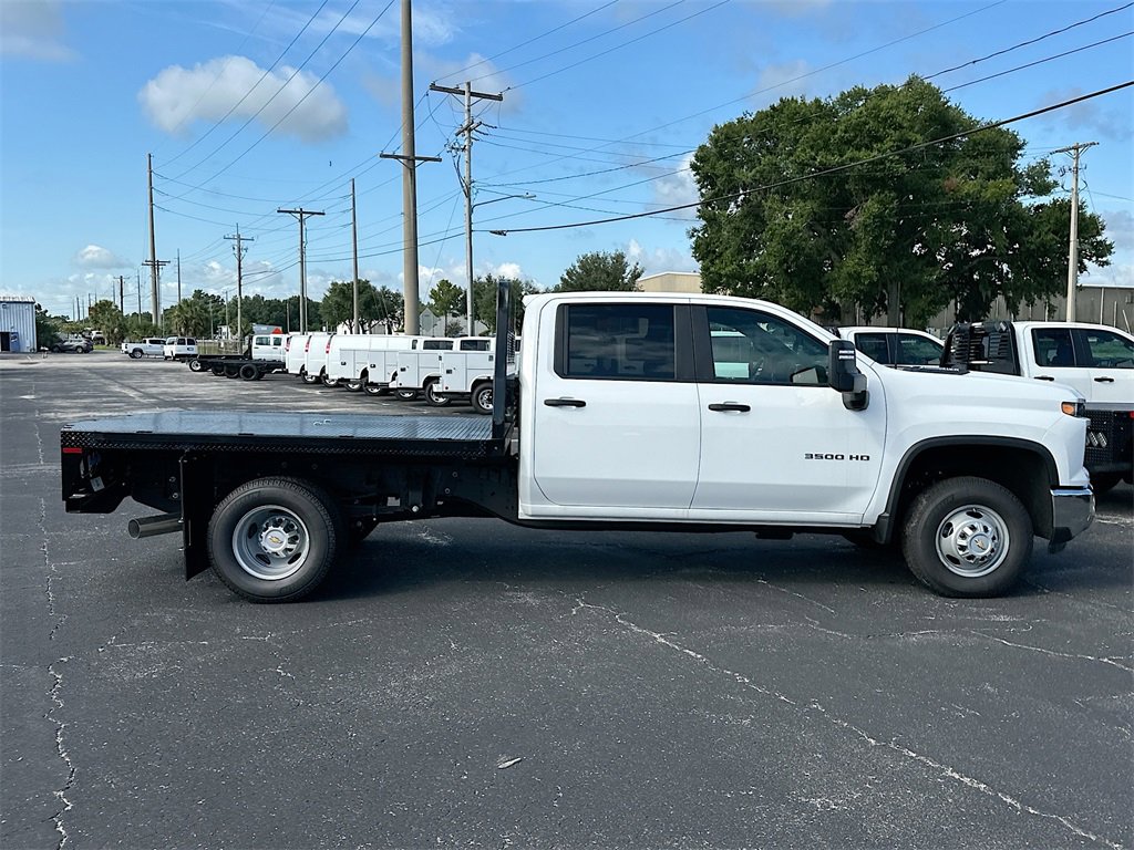 2025 Chevrolet Silverado 3500HD Work Truck photo 3