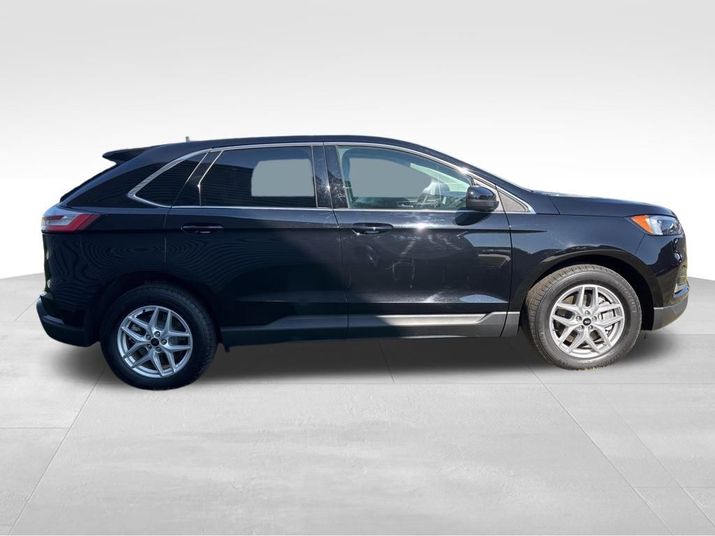 2023 Ford Edge SEL photo 6