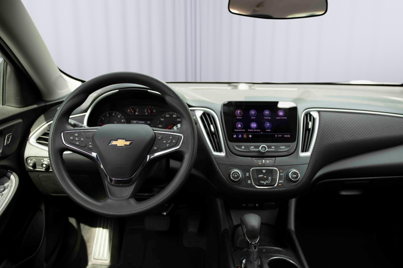 2023 Chevrolet Malibu LS photo 3