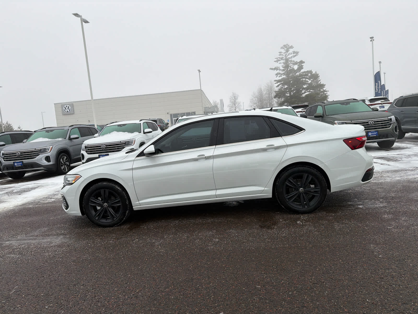 Certified 2024 Volkswagen Jetta SE with VIN 3VW7M7BU9RM004308 for sale in Hermantown, Minnesota