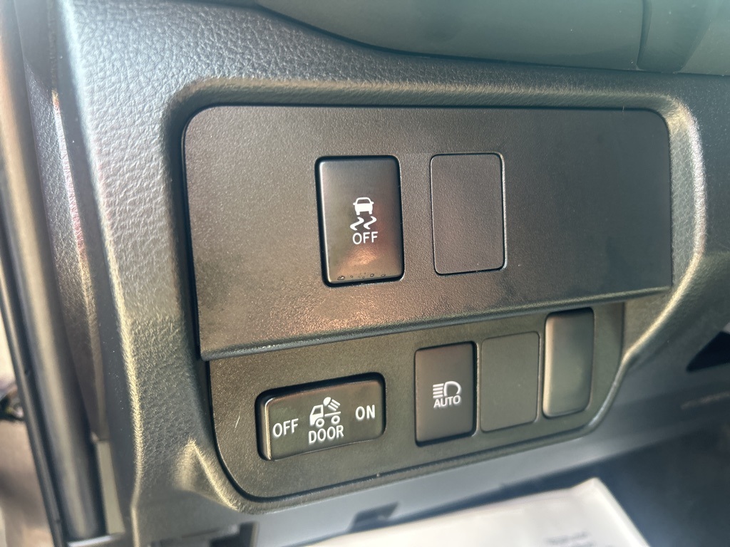 2023 Toyota Tacoma TRD Off-Road photo 12
