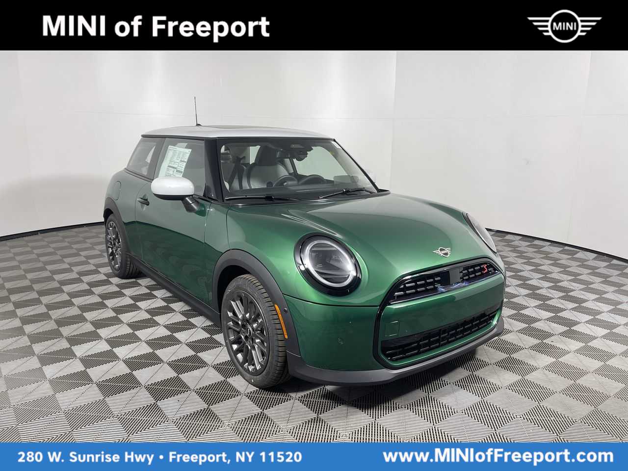2025 MINI Hardtop 2 Door S's photo