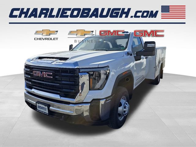 2025 GMC Sierra 3500HD Pro's photo