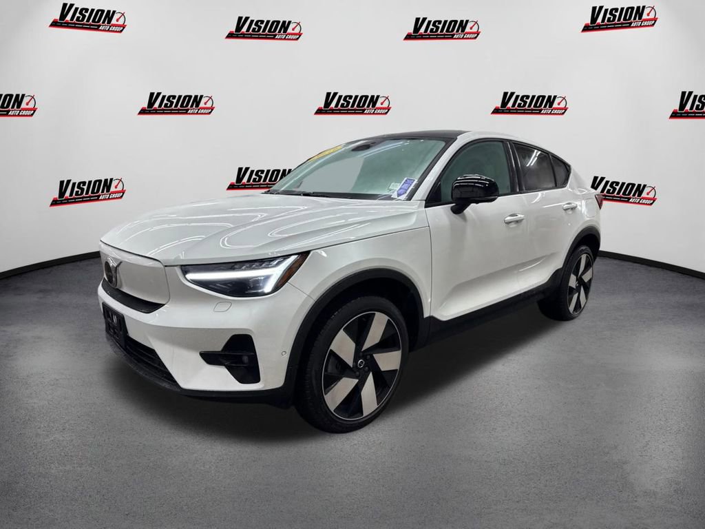 2023 Volvo C40 Ultimate's photo
