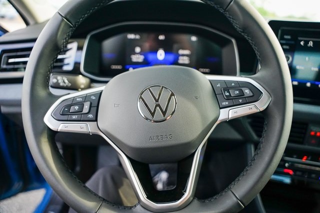 2025 Volkswagen Jetta 1.5T SE photo 10