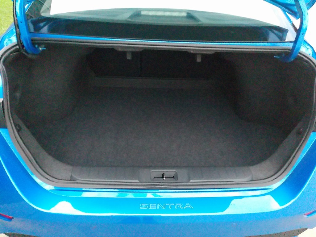 2024 Nissan Sentra SV photo 17