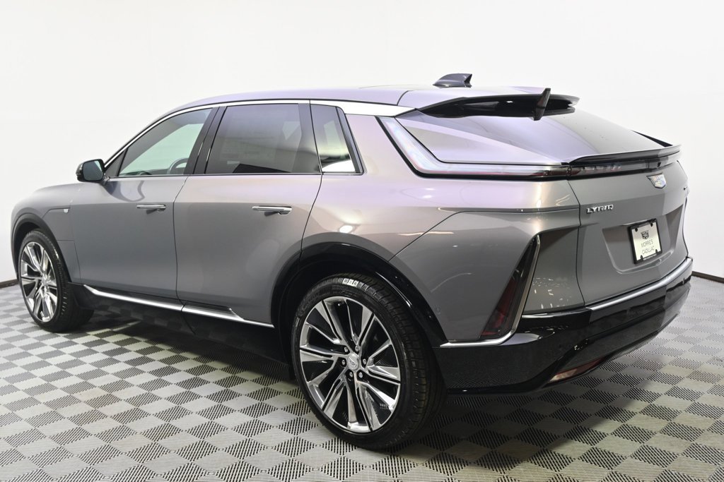 2025 Cadillac Lyriq Luxury photo 3