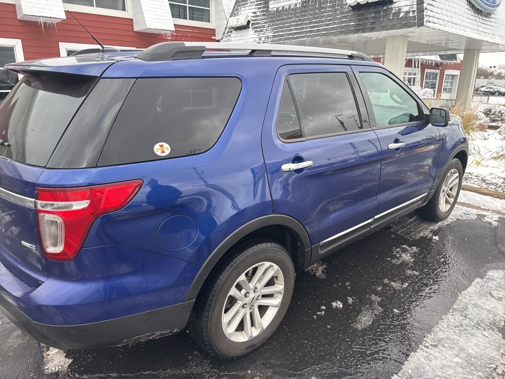 2015 Ford Explorer XLT photo 3