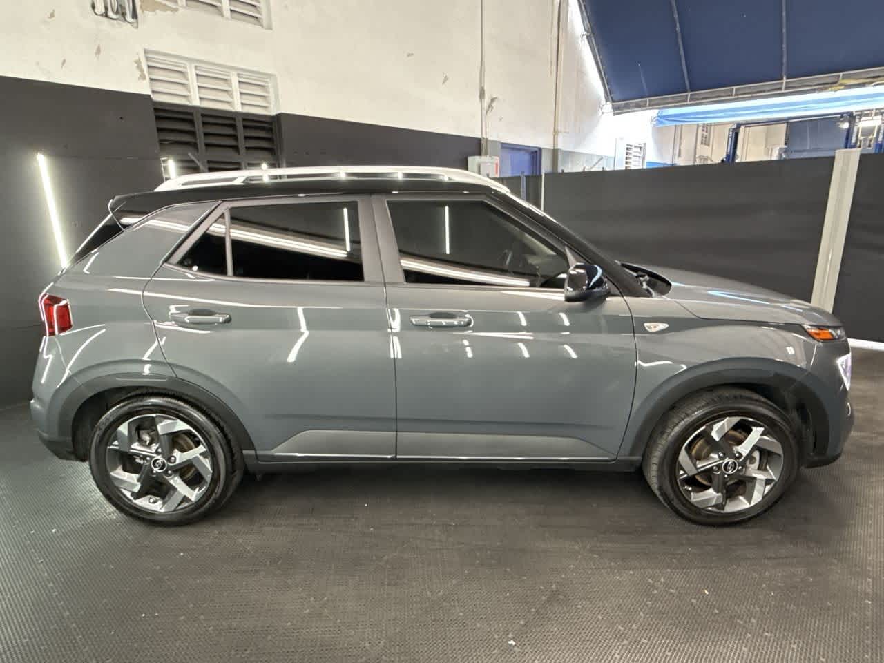 2024 Hyundai Venue Limited photo 11