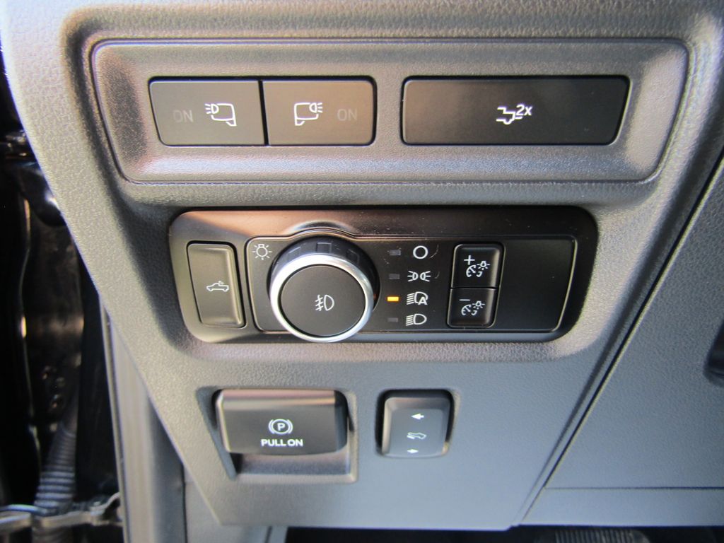 2023 Ford F-150 XLT photo 14