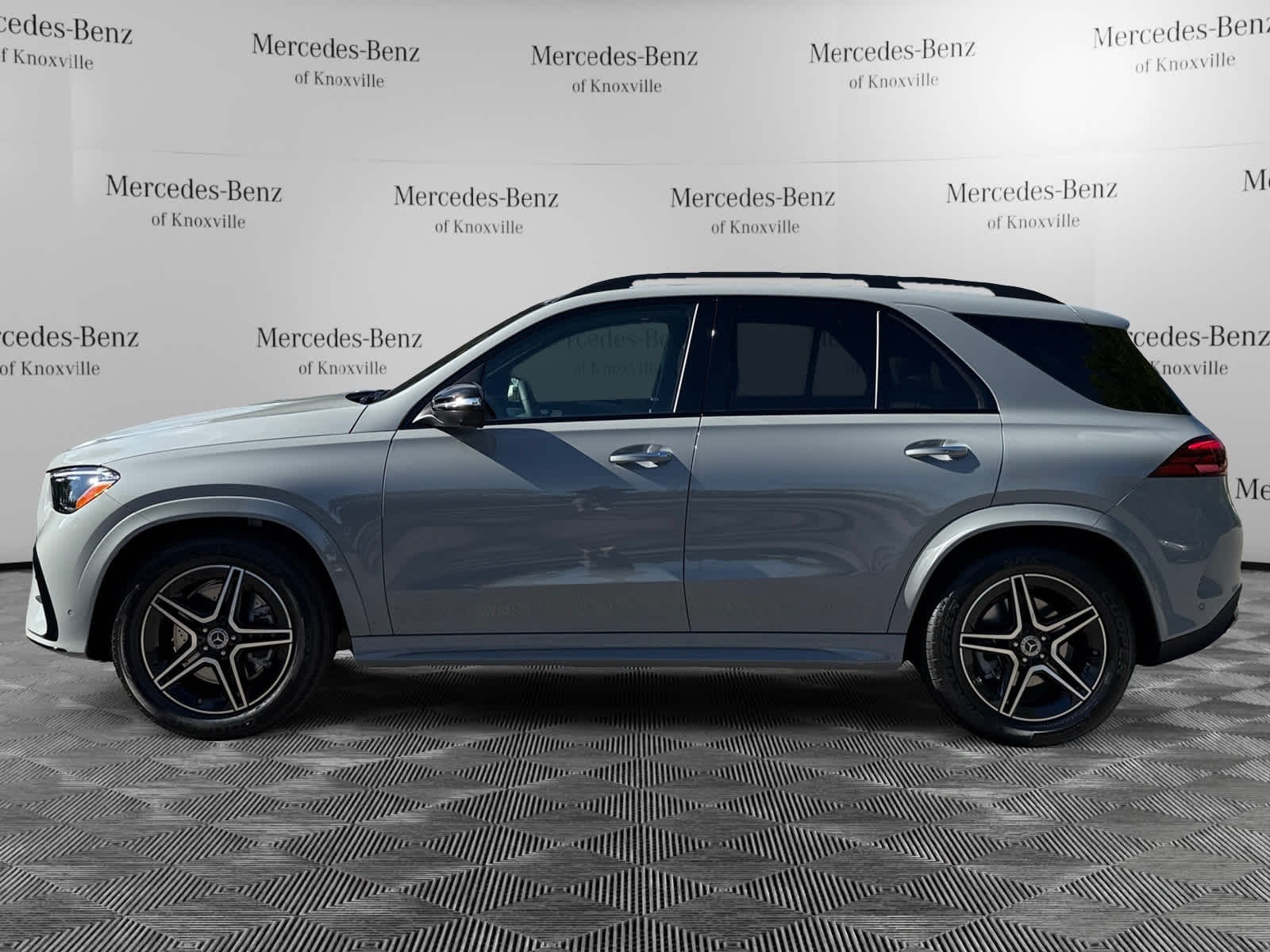 2026 Mercedes Benz GLE 450 4MATIC photo 2
