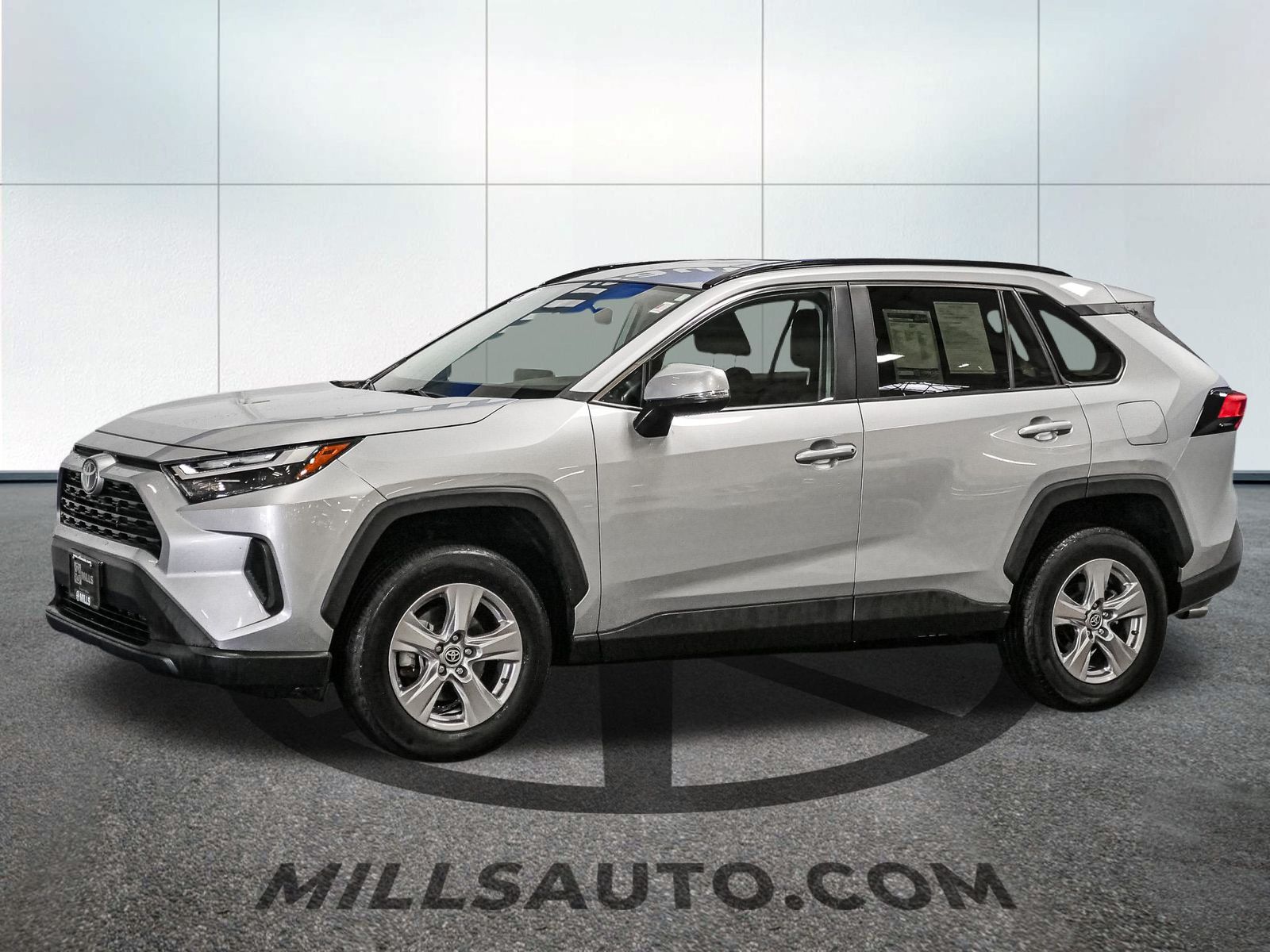 Used 2024 Toyota RAV4 XLE with VIN 2T3P1RFV6RW440204 for sale in Baxter, Minnesota