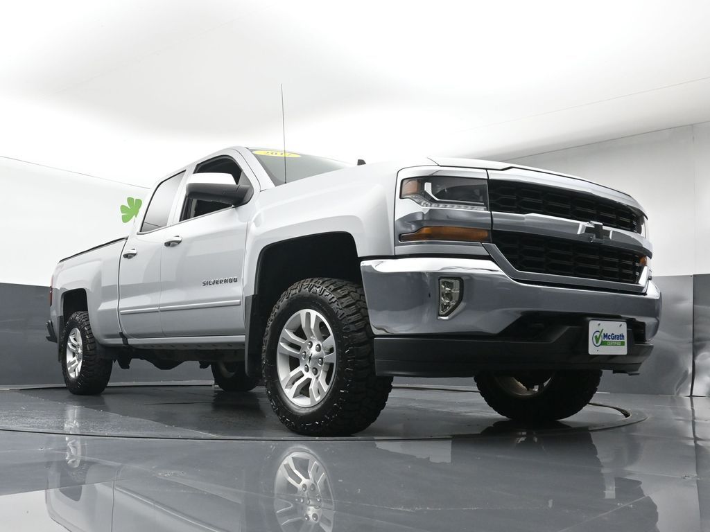 2017 Chevrolet Silverado 1500 LT photo 19