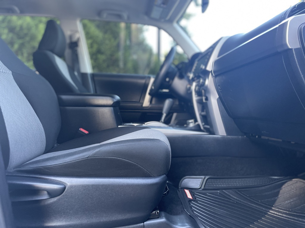 2022 Toyota 4Runner SR5 photo 17