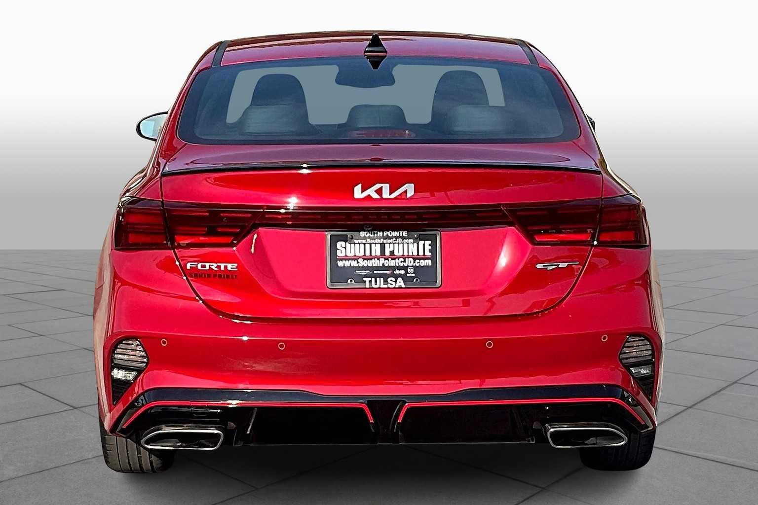 2023 Kia Forte GT photo 4